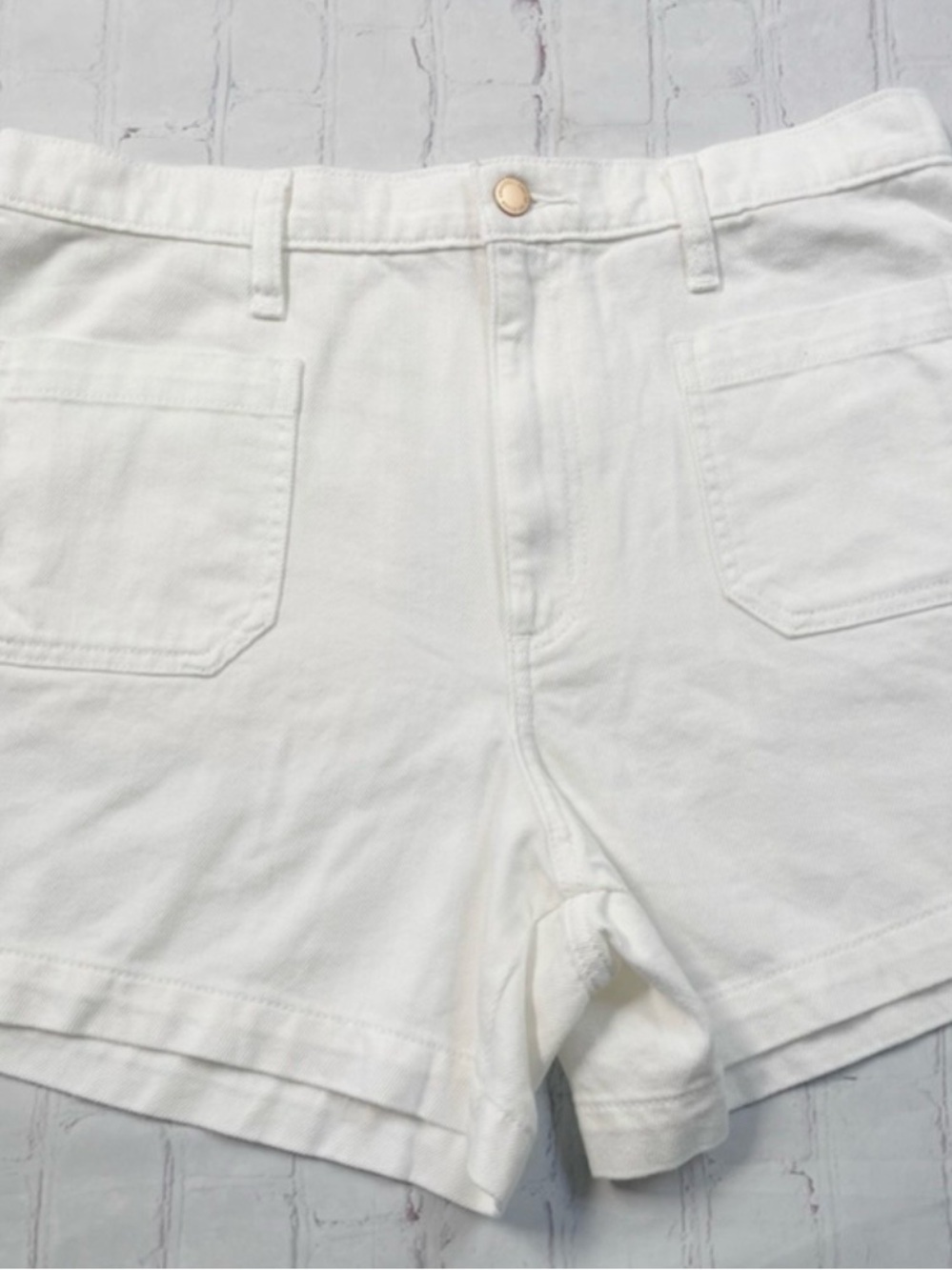 Universal Thread White High Waist Women’s Shorts